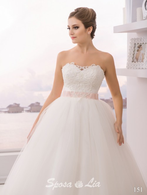 https://www.sposa-lia.com/images/stories/virtuemart/product/151 (2).jpg